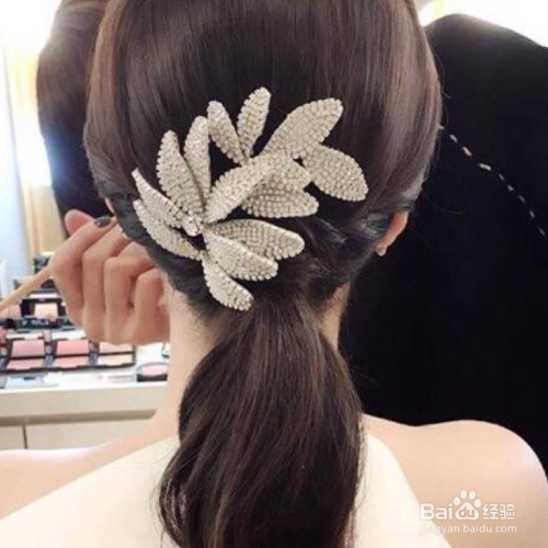 黑蓝色头发怎么染