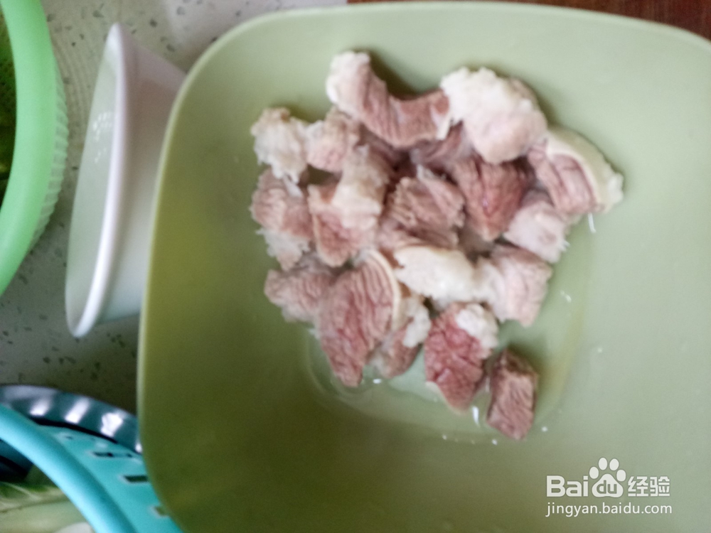 简单的砂锅牛肉萝卜锅