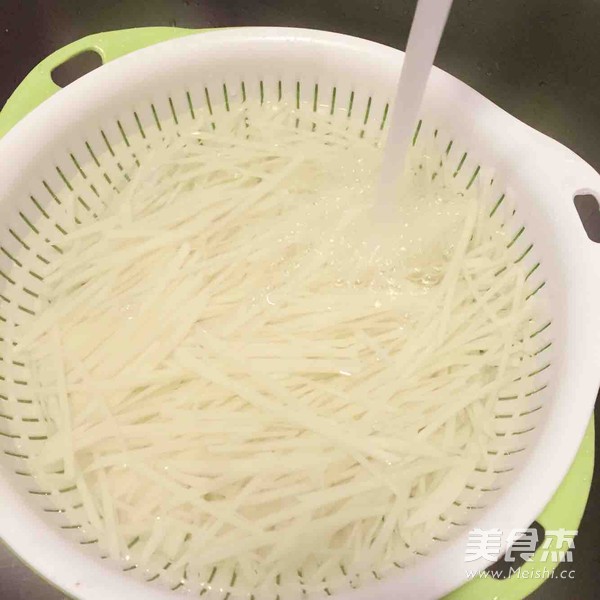醋溜土豆丝的做法