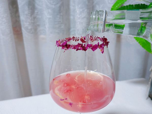 秋季落日红石榴气泡水