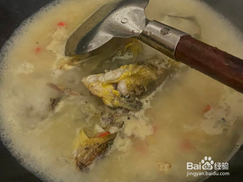 黄丫头鱼汤的做法