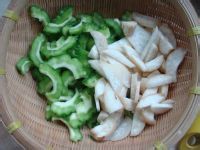 苦瓜炒杏鲍菇的做法