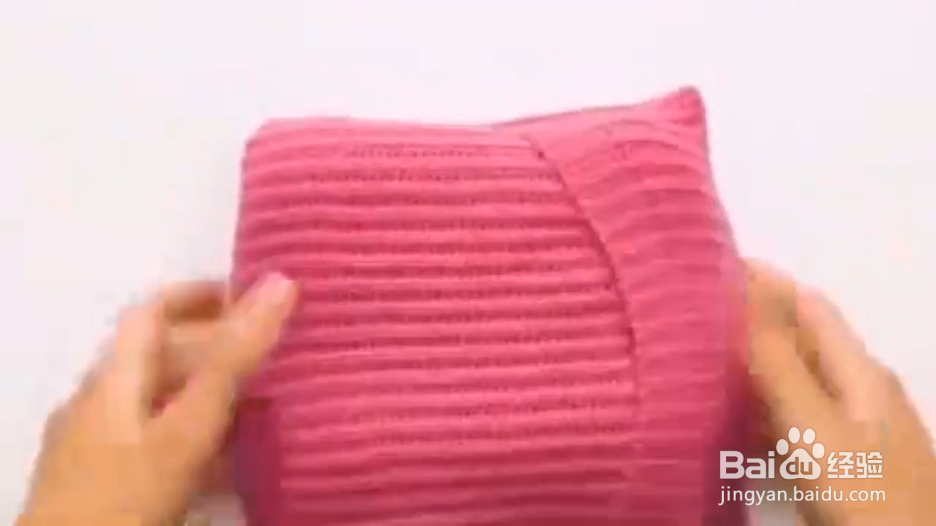 如何学会实用的衣服收纳技巧？