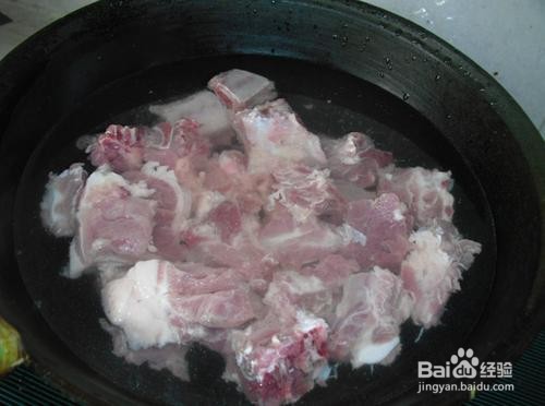 红烧排骨焖芋头