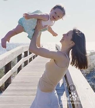 护理新生儿的注意事项 1