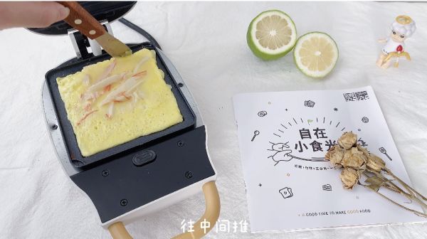 牛油果蟹柳滑蛋三明治