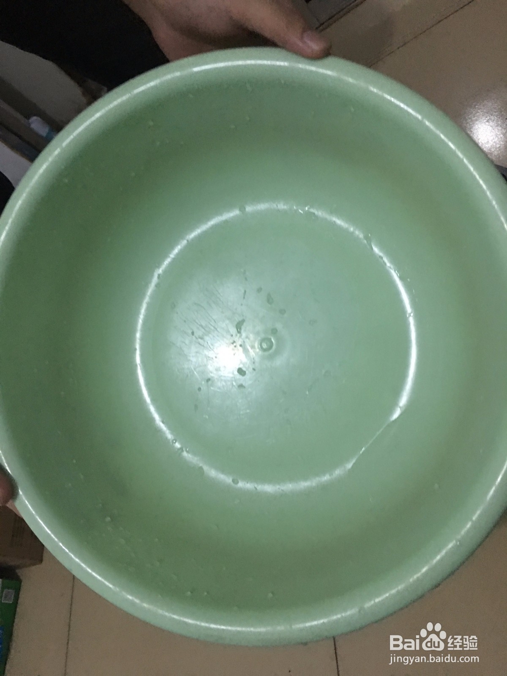 如何去除塑料盆上的油污