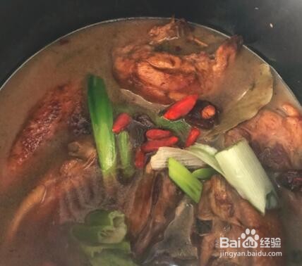 老母鸡砂锅炖土豆怎么做？