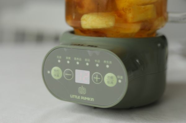 椰奶菠萝炖桃胶雪燕