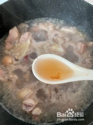 板栗烧鸡的做法