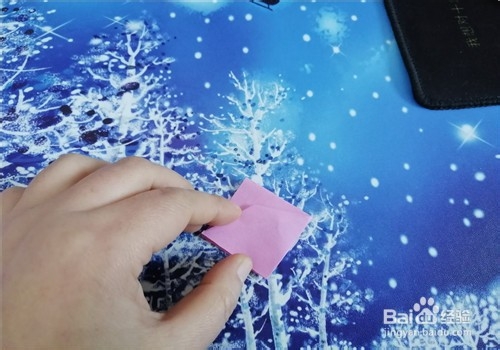 美丽的节日花环怎么制作