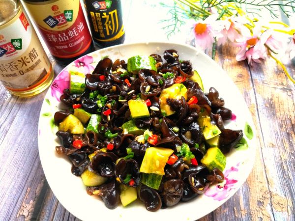 凉拌黄瓜黑木耳