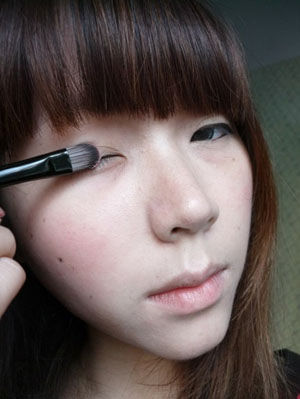 解析楚楚动人桃花眼妆&惹人怜爱咬唇妆