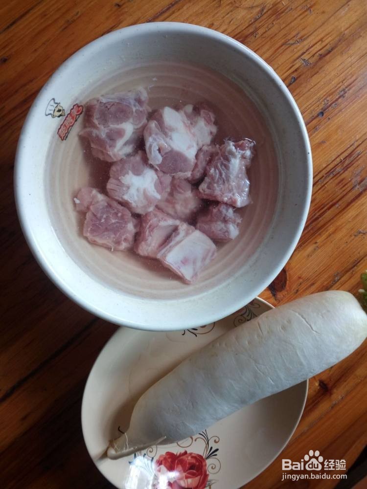 排骨白萝卜汤的做法