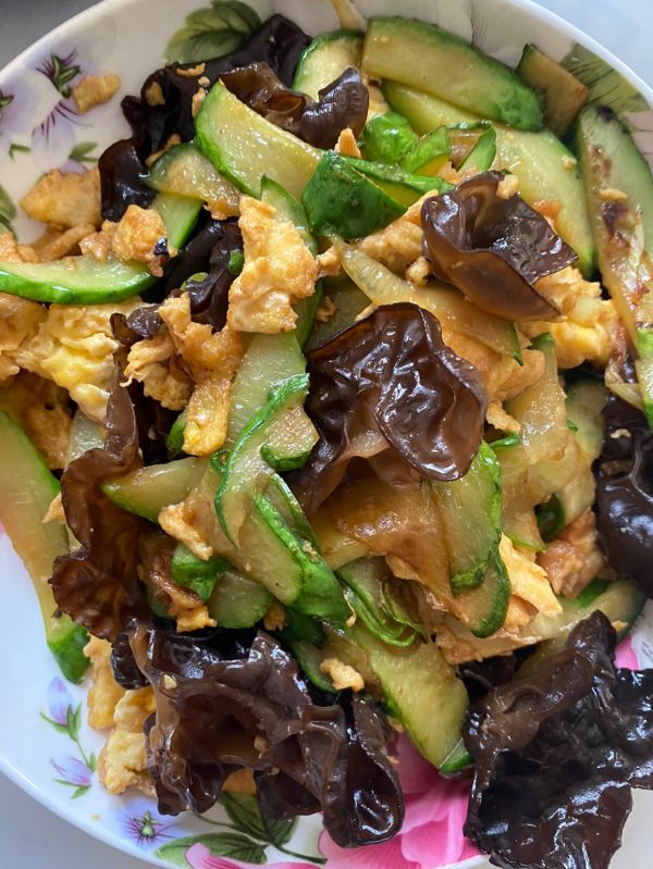 黄瓜木耳炒鸡蛋