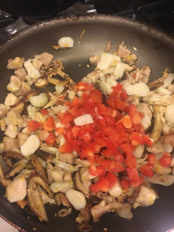 橙香马蹄鸡丁生菜包