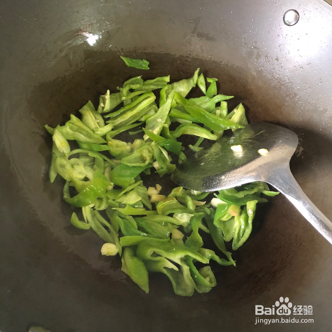 青椒炒鸡胸肉的做法