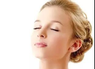 小悦的面部自体脂肪填充经历，掌握变美技巧