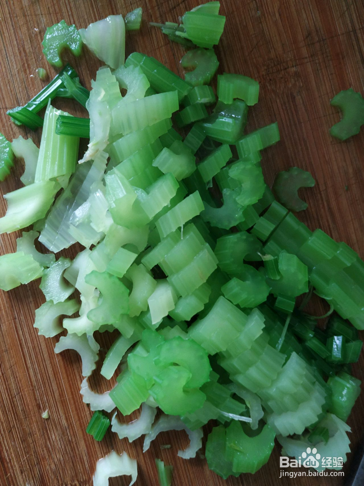 猪肉芹菜馅饺子的做法