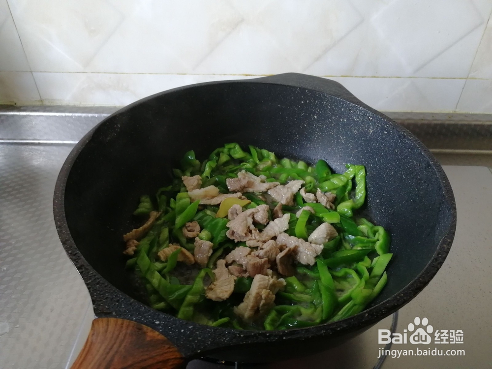 如何做美味的青椒炒肉丝