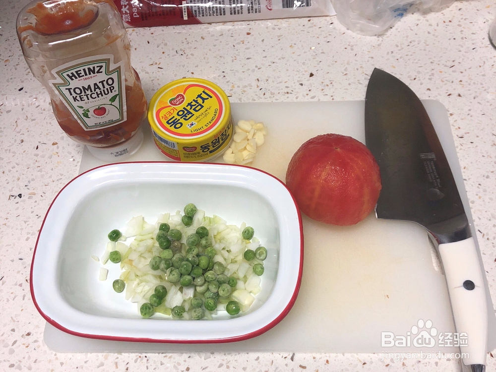 香气浓郁的金枪鱼番茄意面