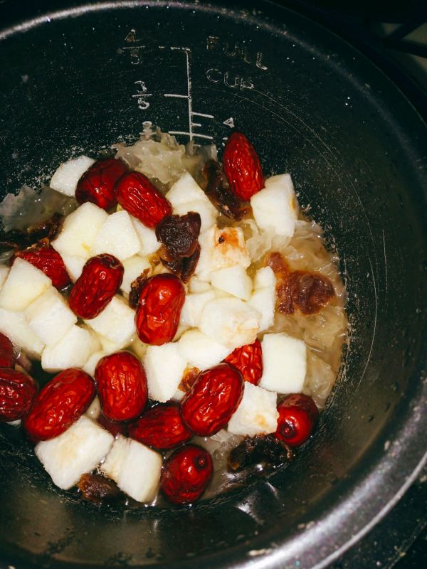 冰糖雪梨银耳羹