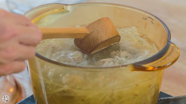 羊肉丸子萝卜汤