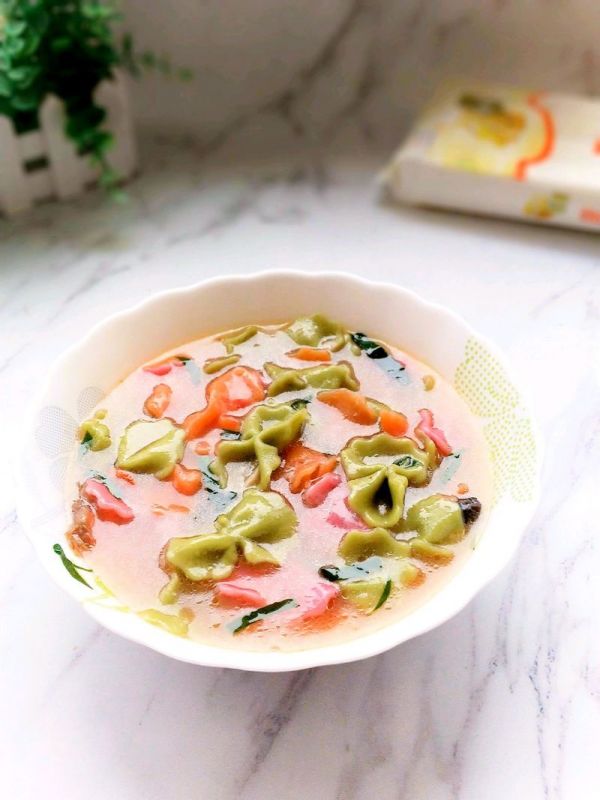 鸡汤三色蝴蝶面