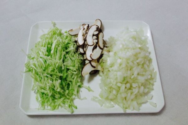 卷心菜香肠炒饭