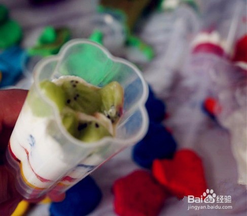 又来做点好玩的，教你怎样做彩虹推推乐蛋糕