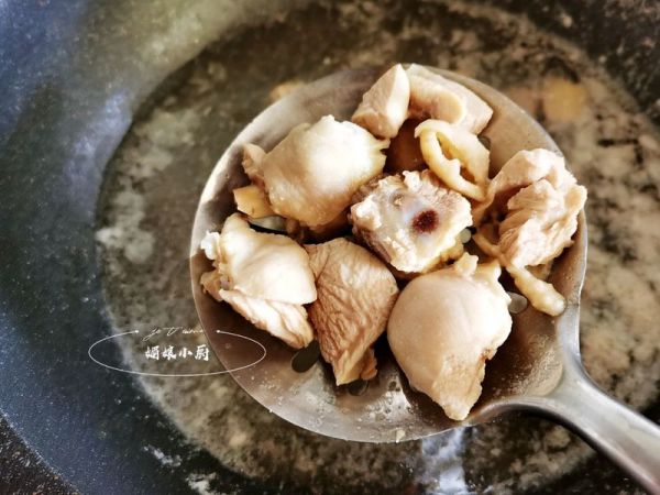 香菇胡萝卜蒸鸡腿