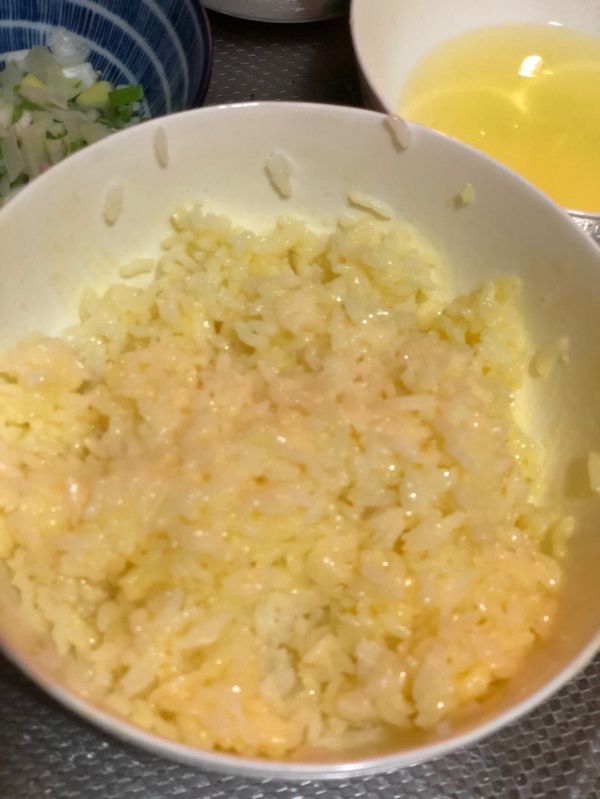 日式三文鱼黄金炒饭配蘑菇汤