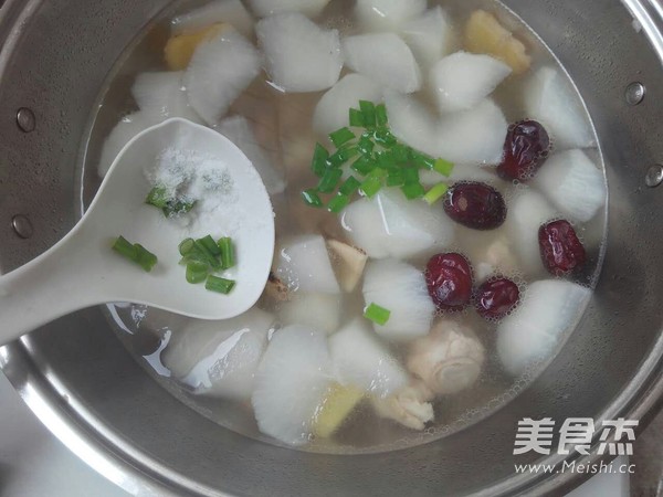白萝卜排骨汤