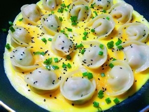 鸡蛋抱饺的做法