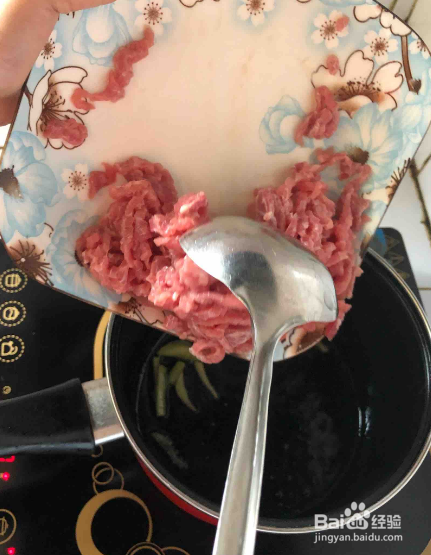 牛肉炒青椒的做法