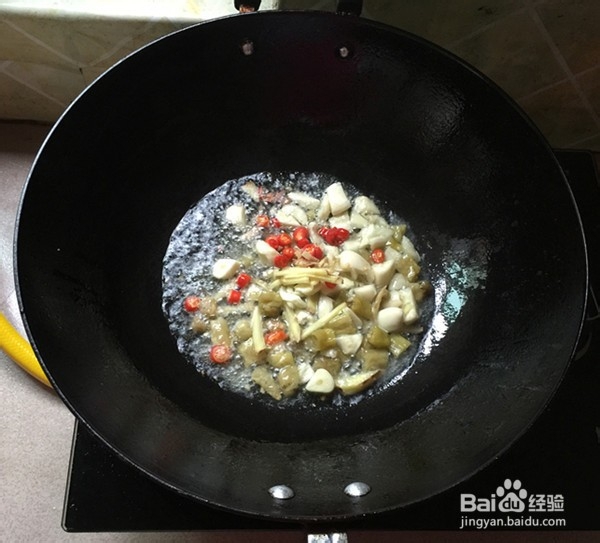 如何自制泡椒田鸡