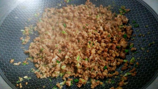 胭脂萝卜酱肉包