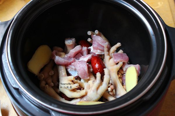 眉豆花生煲鸡爪