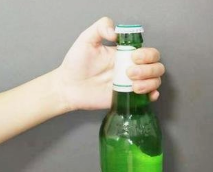 打开啤酒瓶盖的几个小技巧？