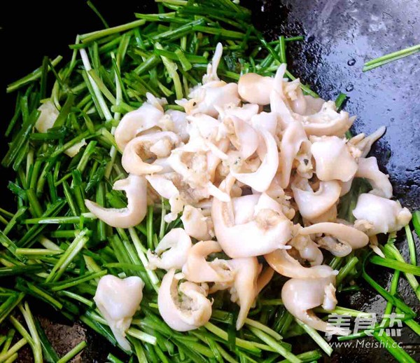 韭菜炒鸟贝的做法