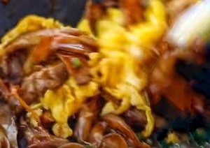 健康养生佳品平菇炒鸡蛋的做法