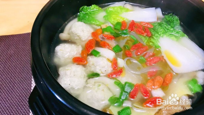 生氽鸡肉莲菜丸子暖锅的做法