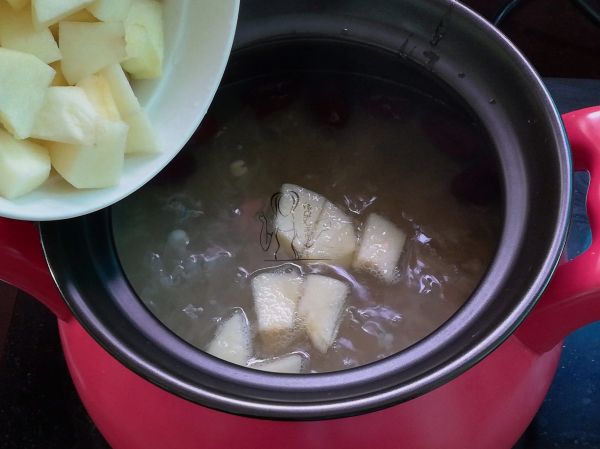 红枣百合银耳汤