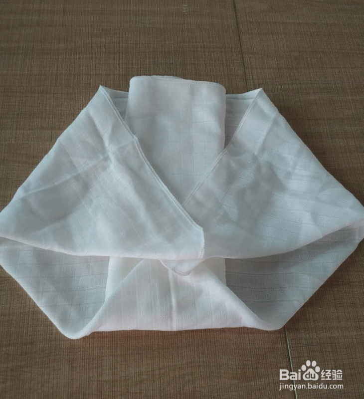 婴儿纯棉纱布尿布的折叠方法