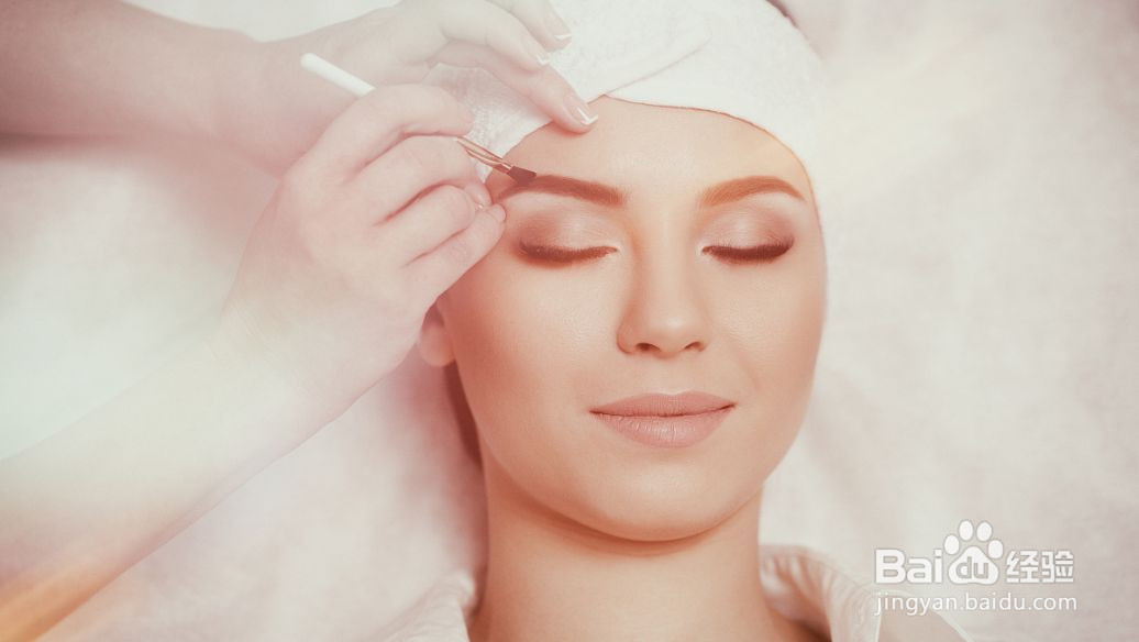 毛孔黑色的点点怎么办