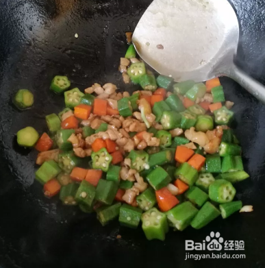 秋葵炒肉丁的家常做法是怎么样的呢？