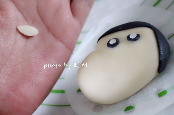 蜡笔小新馒头送给你