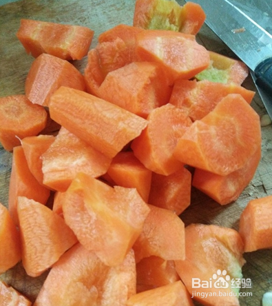 蔬菜排骨汤的做法