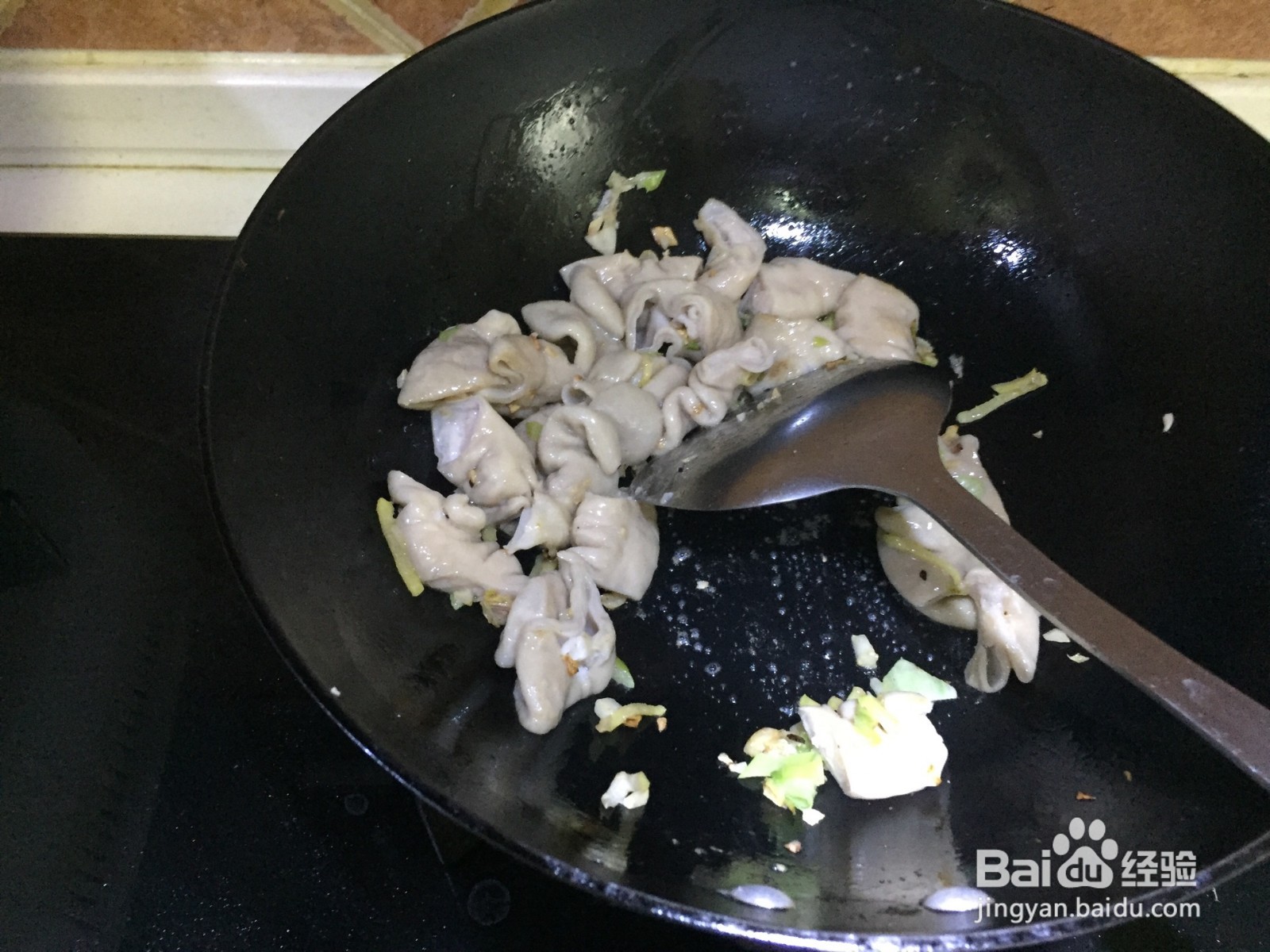 尖椒溜肥肠的做法