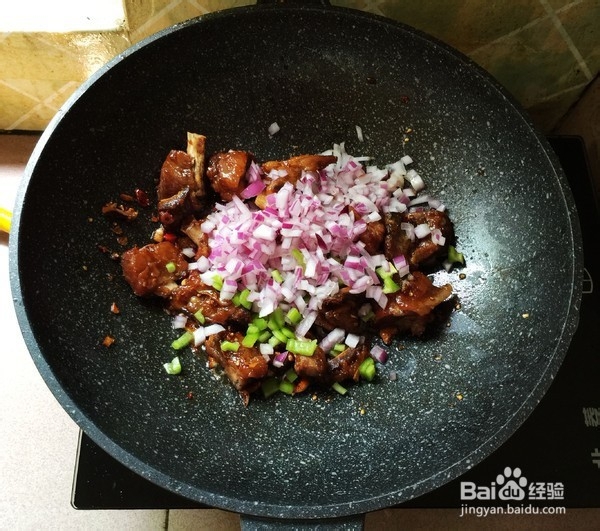 如何制作香辣腊排骨